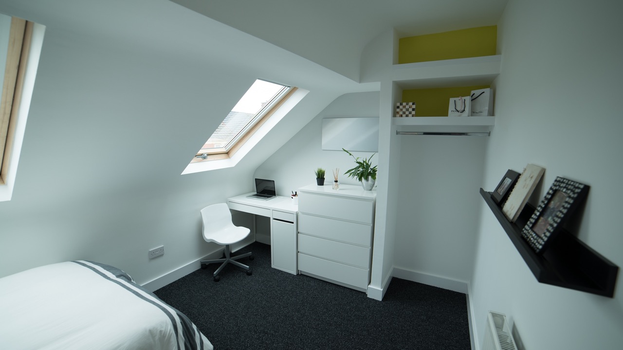 18 Empress-Bed 6 study area Large