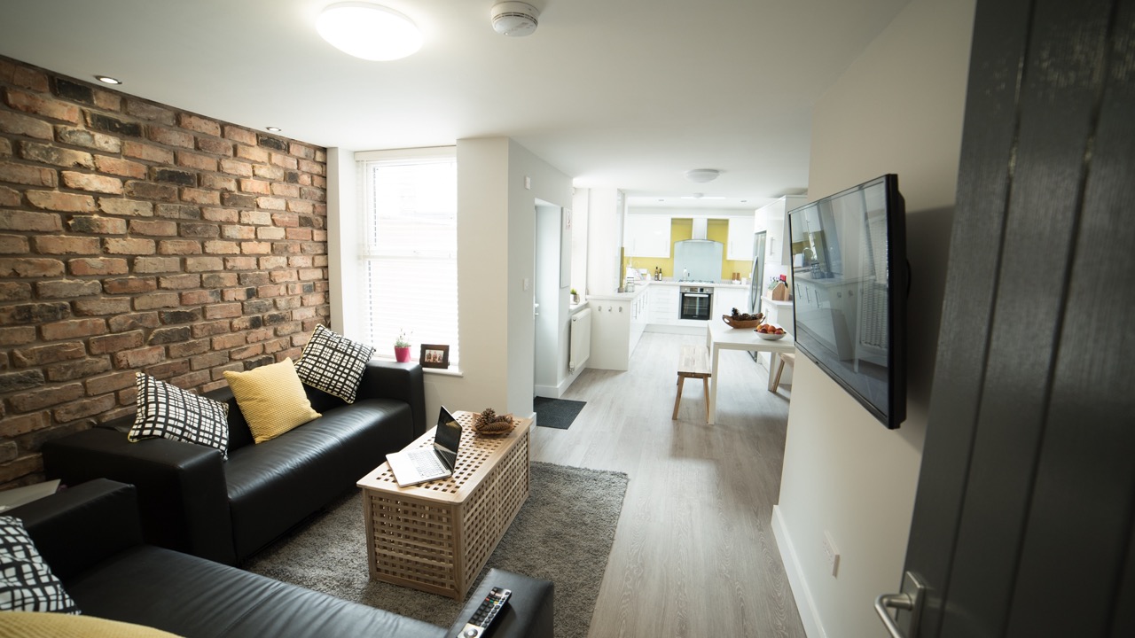 18 Empress-Lounge Large