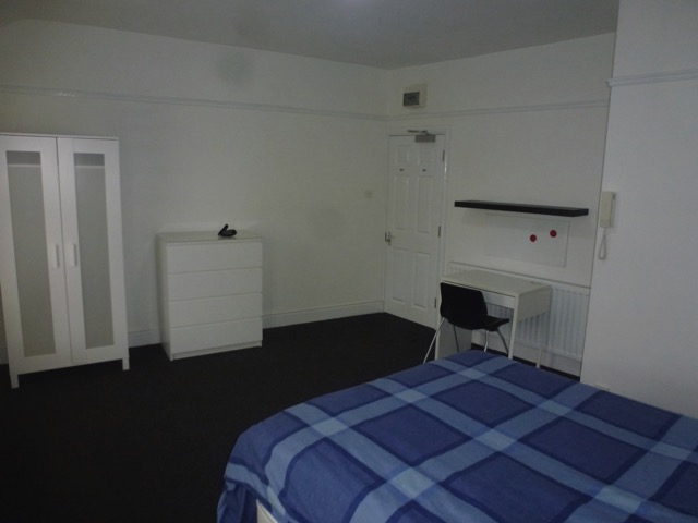 191-Kensington-Bed2. Medium