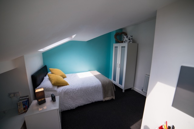 22-leopold-Room 5c Medium