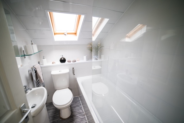22-leopold-Top bathroom Medium