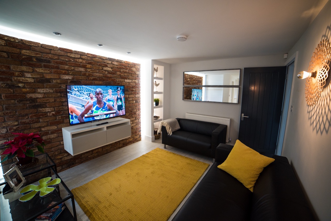 52 Empress-Lounge 2 Large