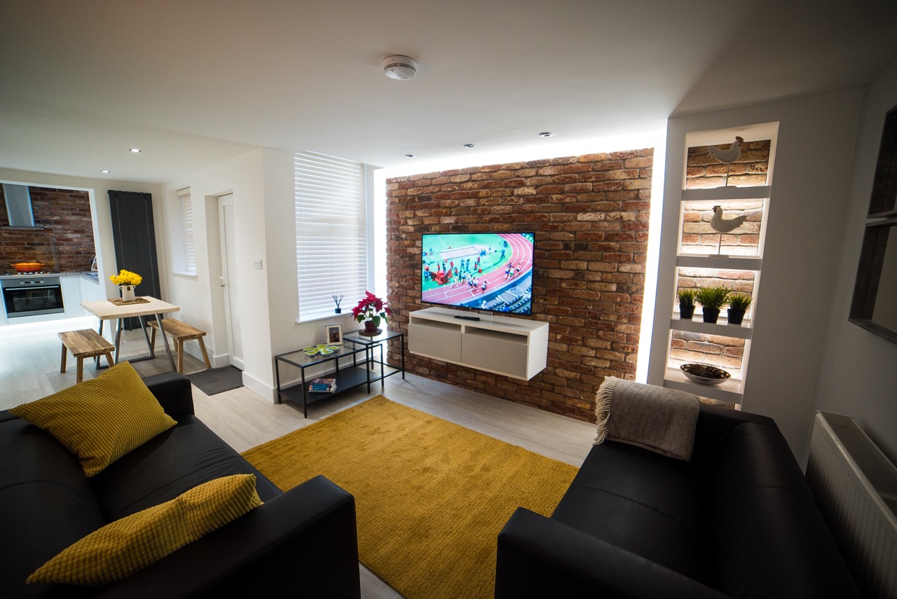 52 Empress-Lounge 3 Large