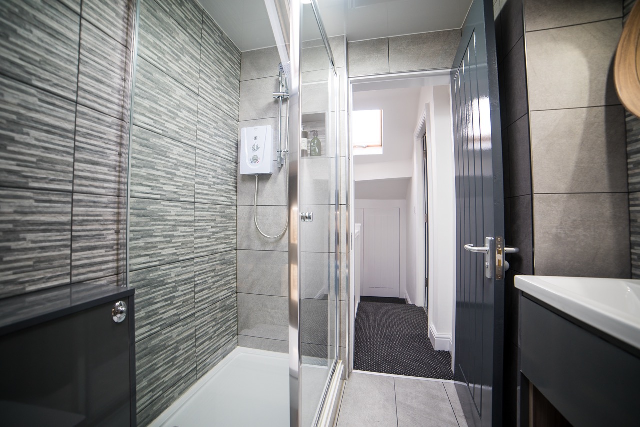 52 Empress-Second Floor shower Large