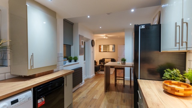 15 Connaught – Kitchen view Medium
