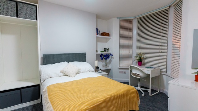 15 Connaught – Room 1 ad (3) Medium